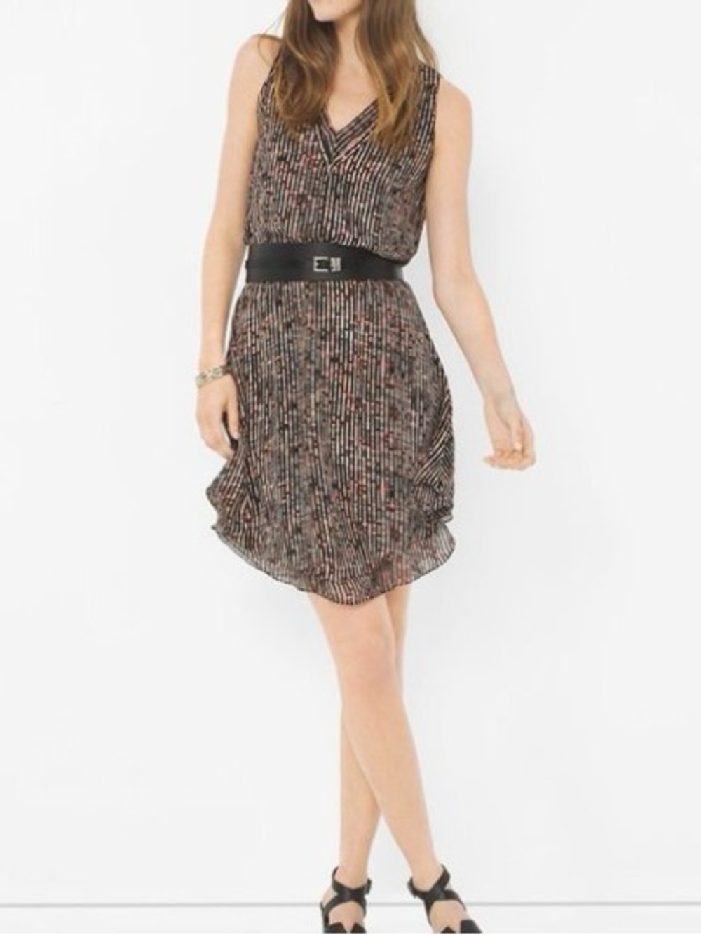 White House Black Market Sleeveless V-Neck Women’s Dress✨